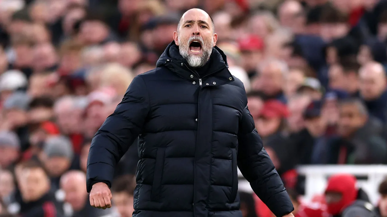 إيغور تودور يهاجم صحفياً بعد تعادل توتنهام وليفربول في تصريحات حادة ومثيرة